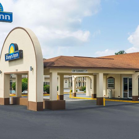 Days Inn By Wyndham Statesville Kültér fotó