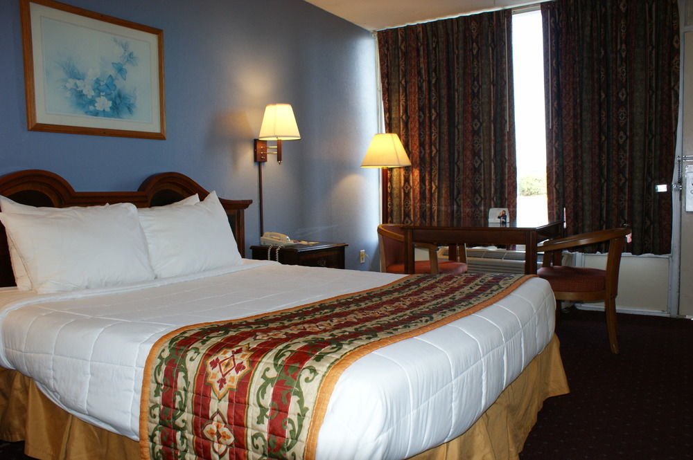 Days Inn By Wyndham Statesville Kültér fotó