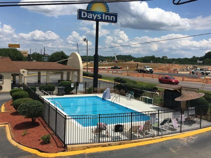 Days Inn By Wyndham Statesville Kültér fotó