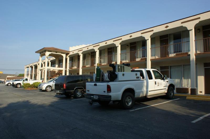 Days Inn By Wyndham Statesville Kültér fotó