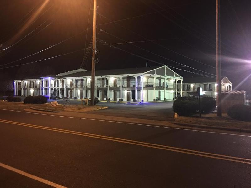 Days Inn By Wyndham Statesville Kültér fotó