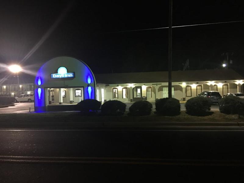 Days Inn By Wyndham Statesville Kültér fotó
