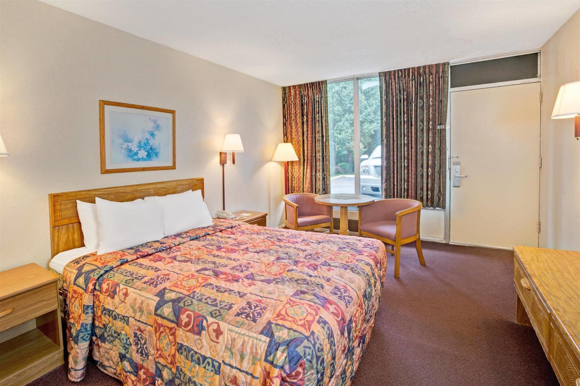 Days Inn By Wyndham Statesville Kültér fotó