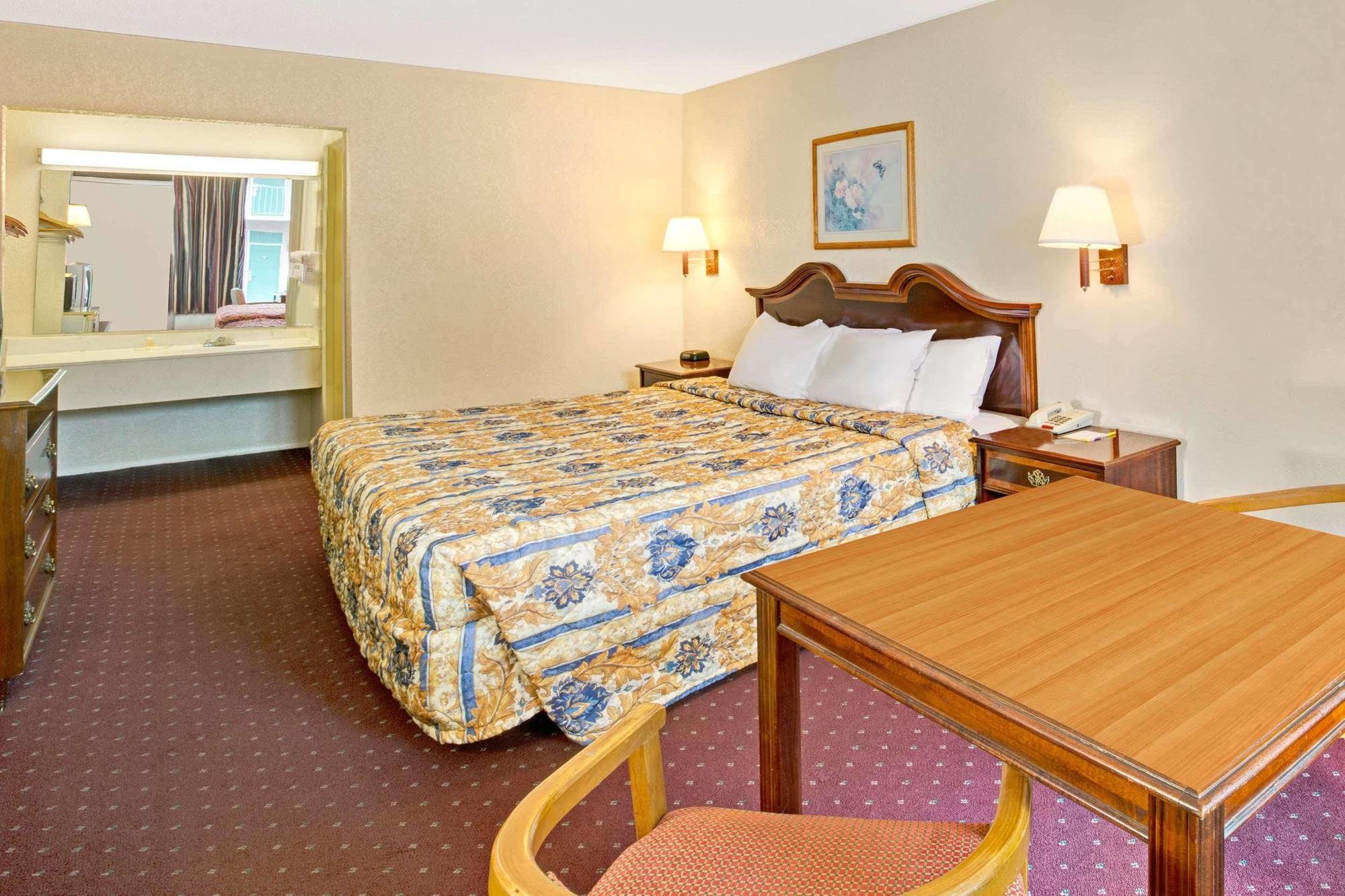 Days Inn By Wyndham Statesville Kültér fotó