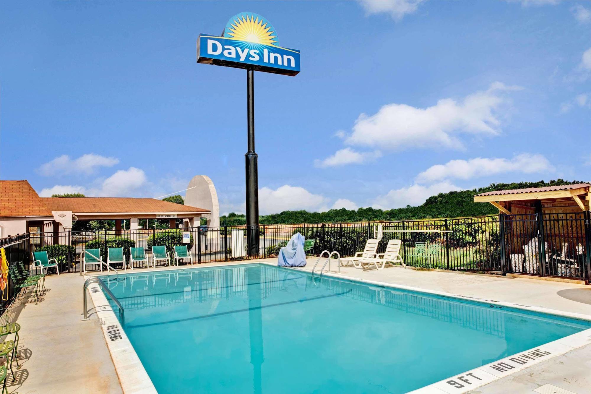 Days Inn By Wyndham Statesville Kültér fotó